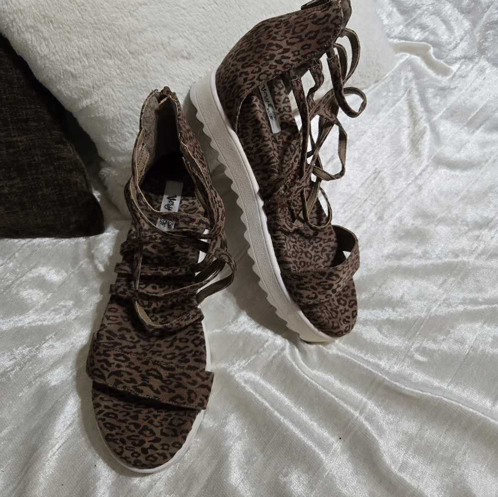 Leopard Print  Gladiator Sandals - Brown By Very G Size 7 1/2 EUC!